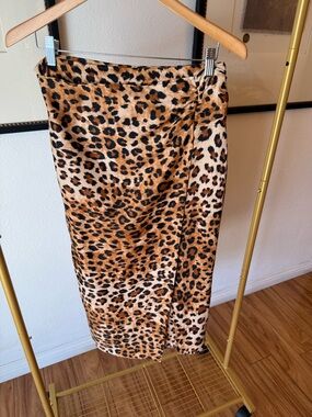 Zara Leopard-Print Pencil Skirt in Tan and Black